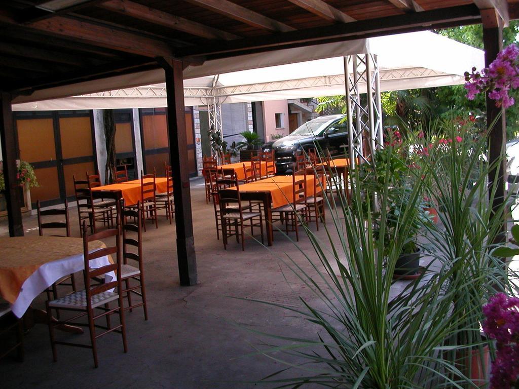 Albergo Ristorante Da Felice Loria Exteriör bild