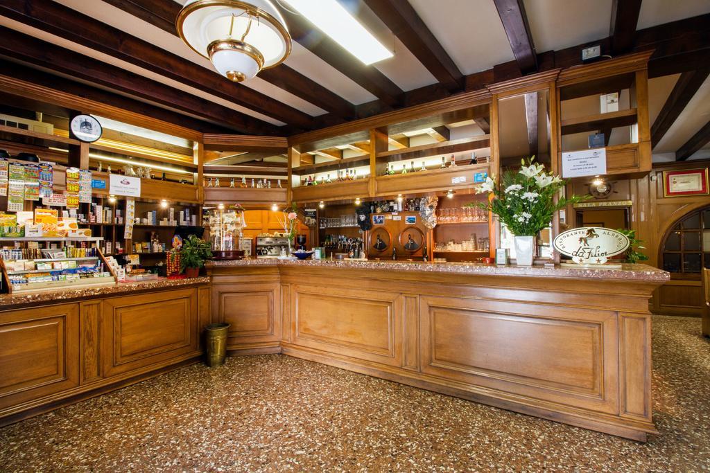 Albergo Ristorante Da Felice Loria Exteriör bild